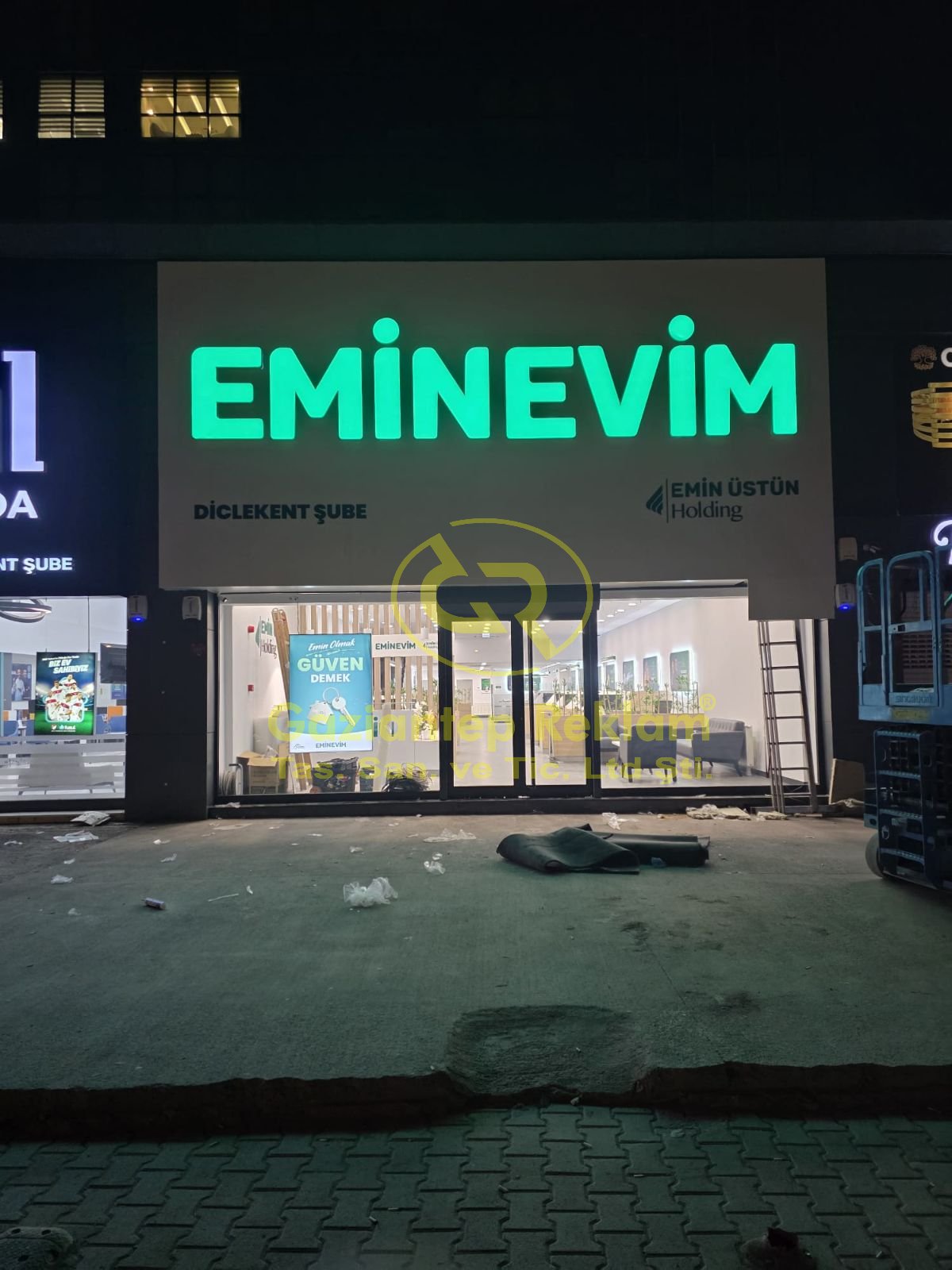 Eminevim Kurumsal Cephe ve Işıklı Kutu Harf Tabela Projesi