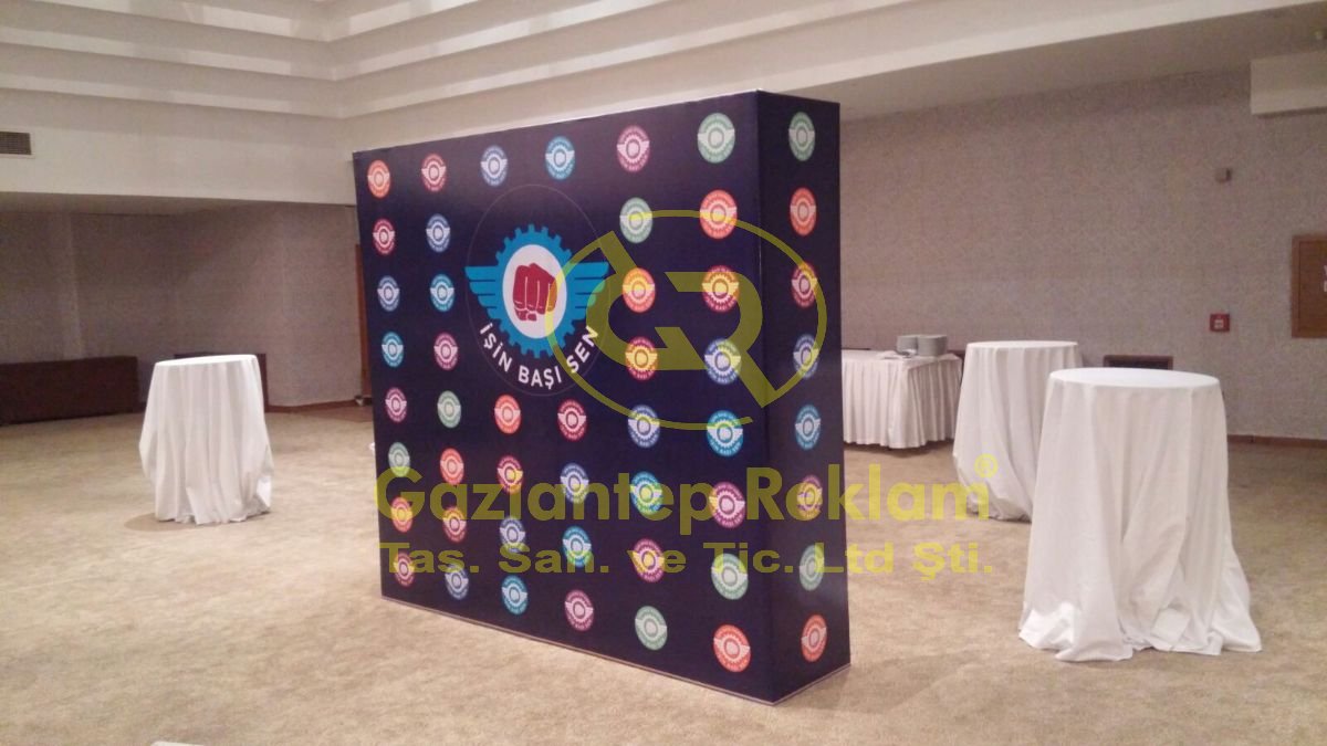 Kurumsal Etkinlik Vinil Baskılı Sahne Backdrop