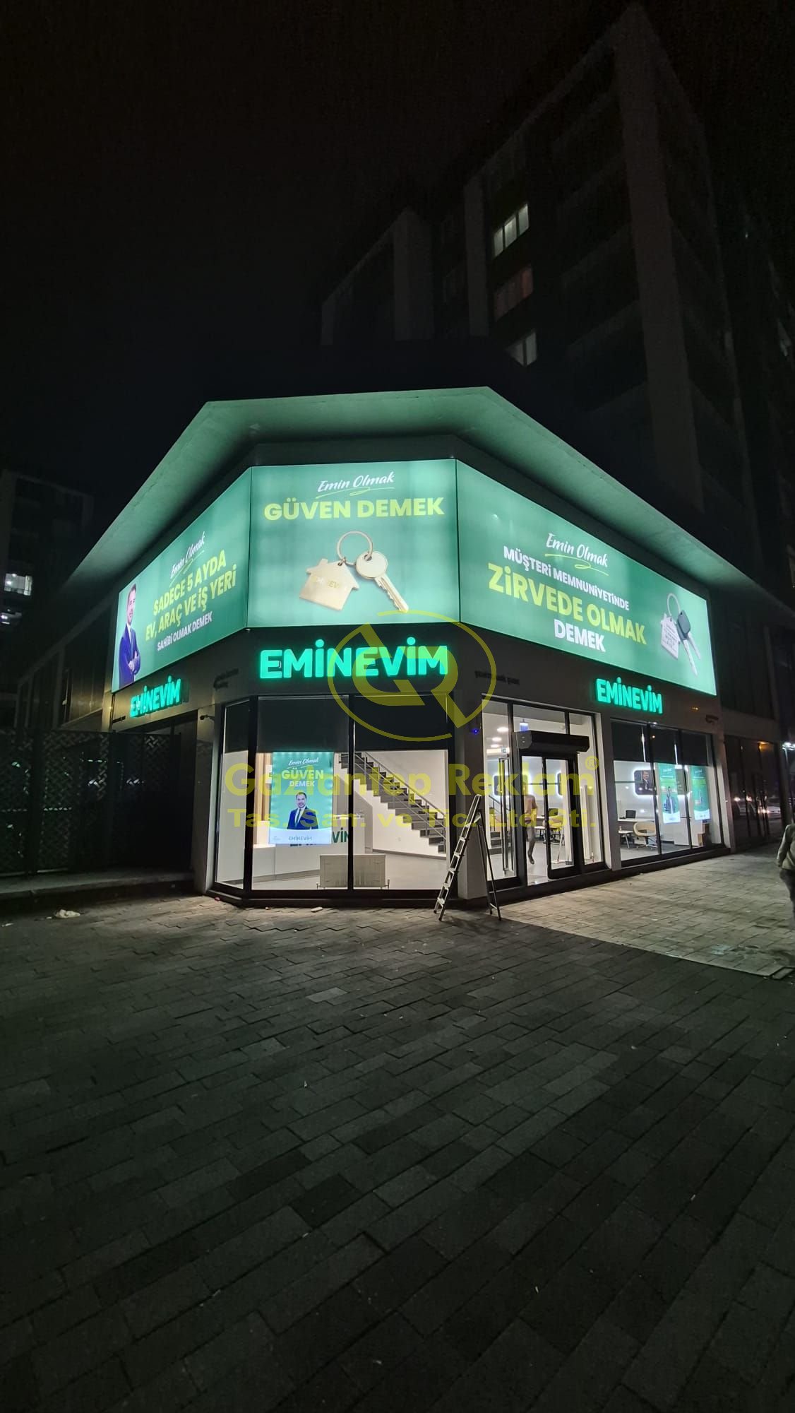 Kurumsal Lightbox (Led Box) Işıklı Cephe Giydirme Uygulaması